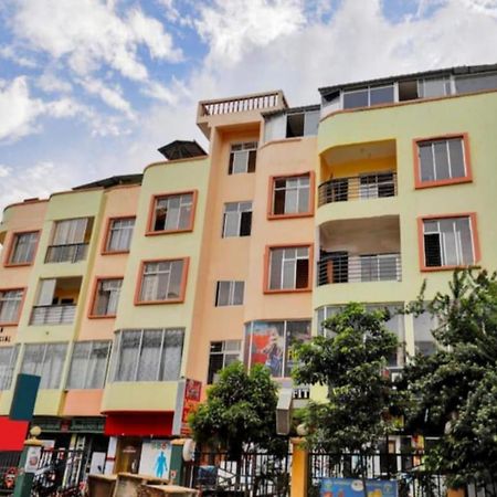 Отель H K Residency Near Kalakshetra Гувахати Экстерьер фото