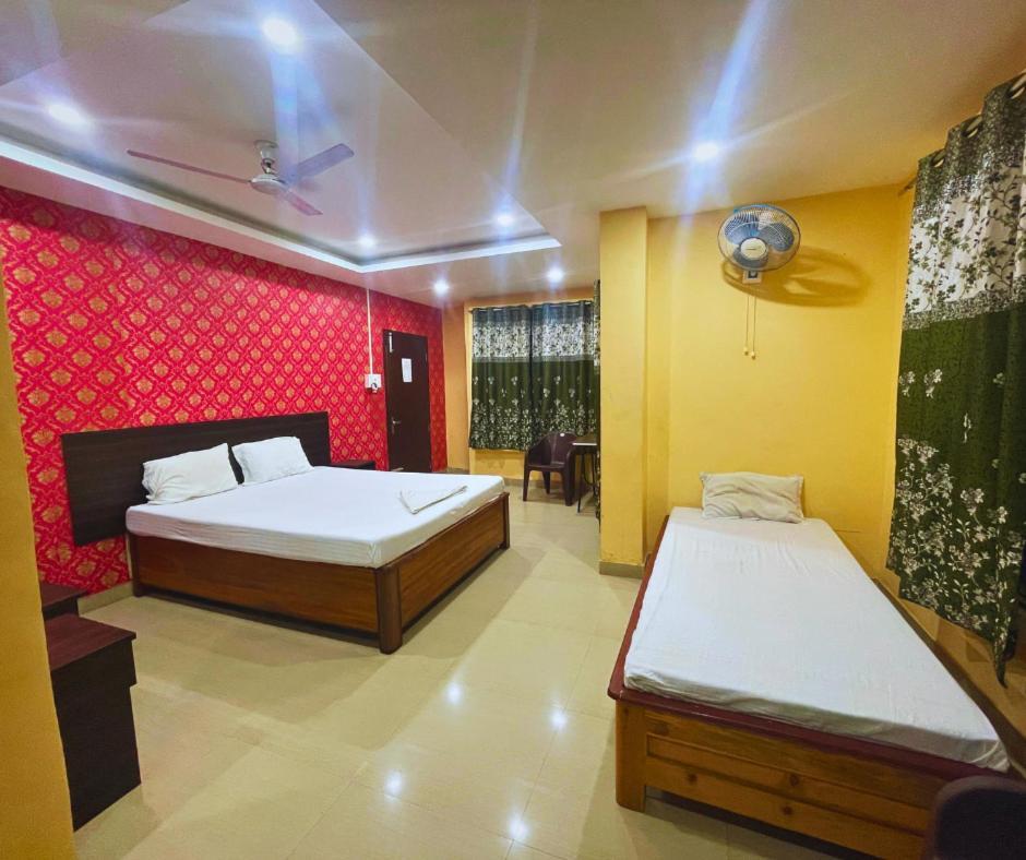 Отель H K Residency Near Kalakshetra Гувахати Экстерьер фото