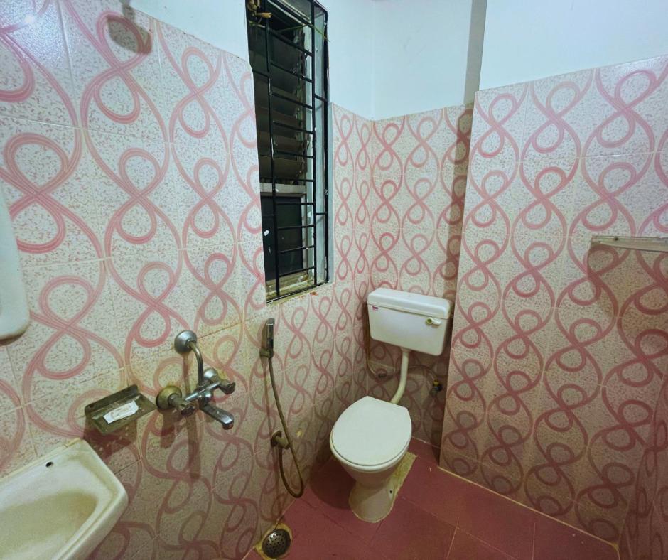 Отель H K Residency Near Kalakshetra Гувахати Экстерьер фото
